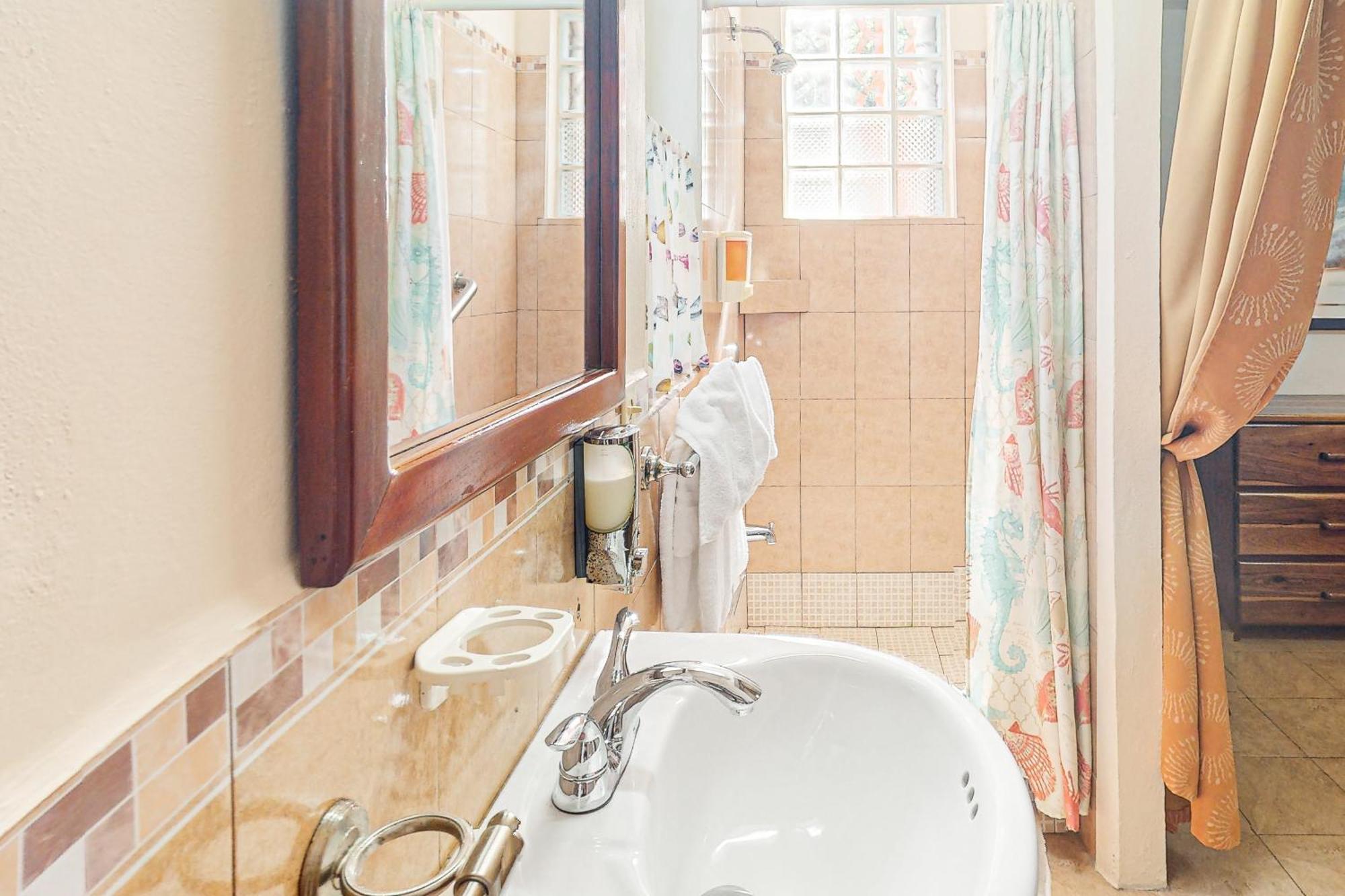 Hummingbird Home Suites San Pedro  Ruang foto