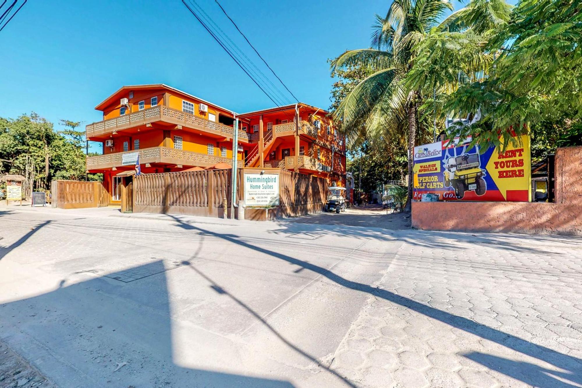 Hummingbird Home Suites San Pedro  Ruang foto