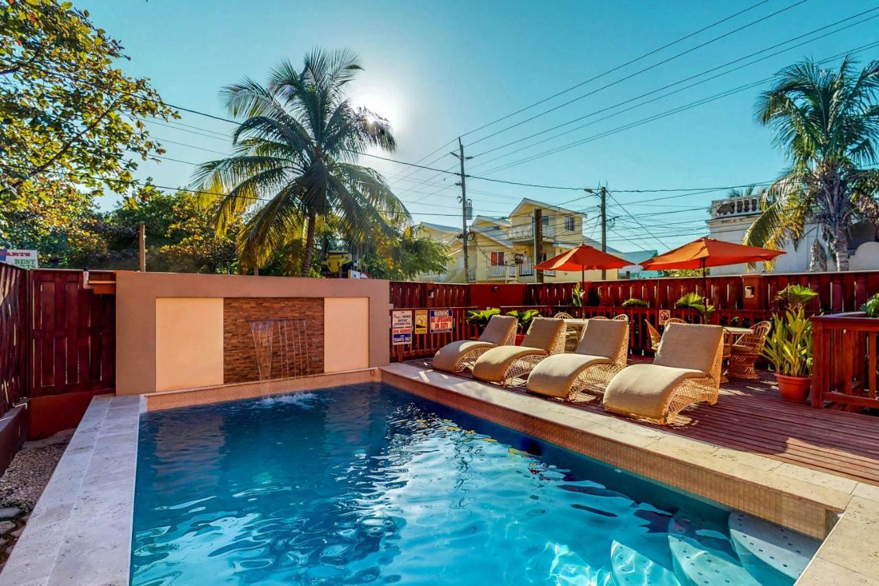 Hummingbird Home Suites San Pedro  Bagian luar foto